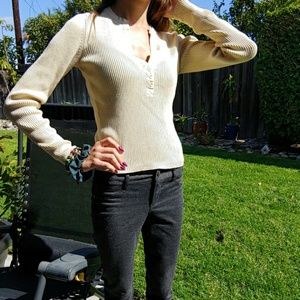 VS Long sleeve, ribbed Henley.